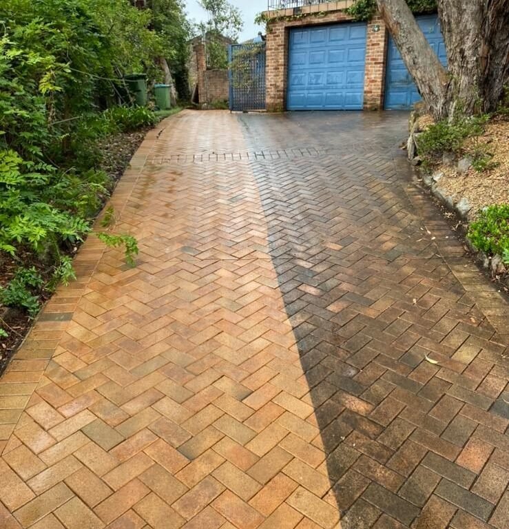 Driveway Cleaning Services, soft wash house washing, cheapest house washing and pressure washing sydney